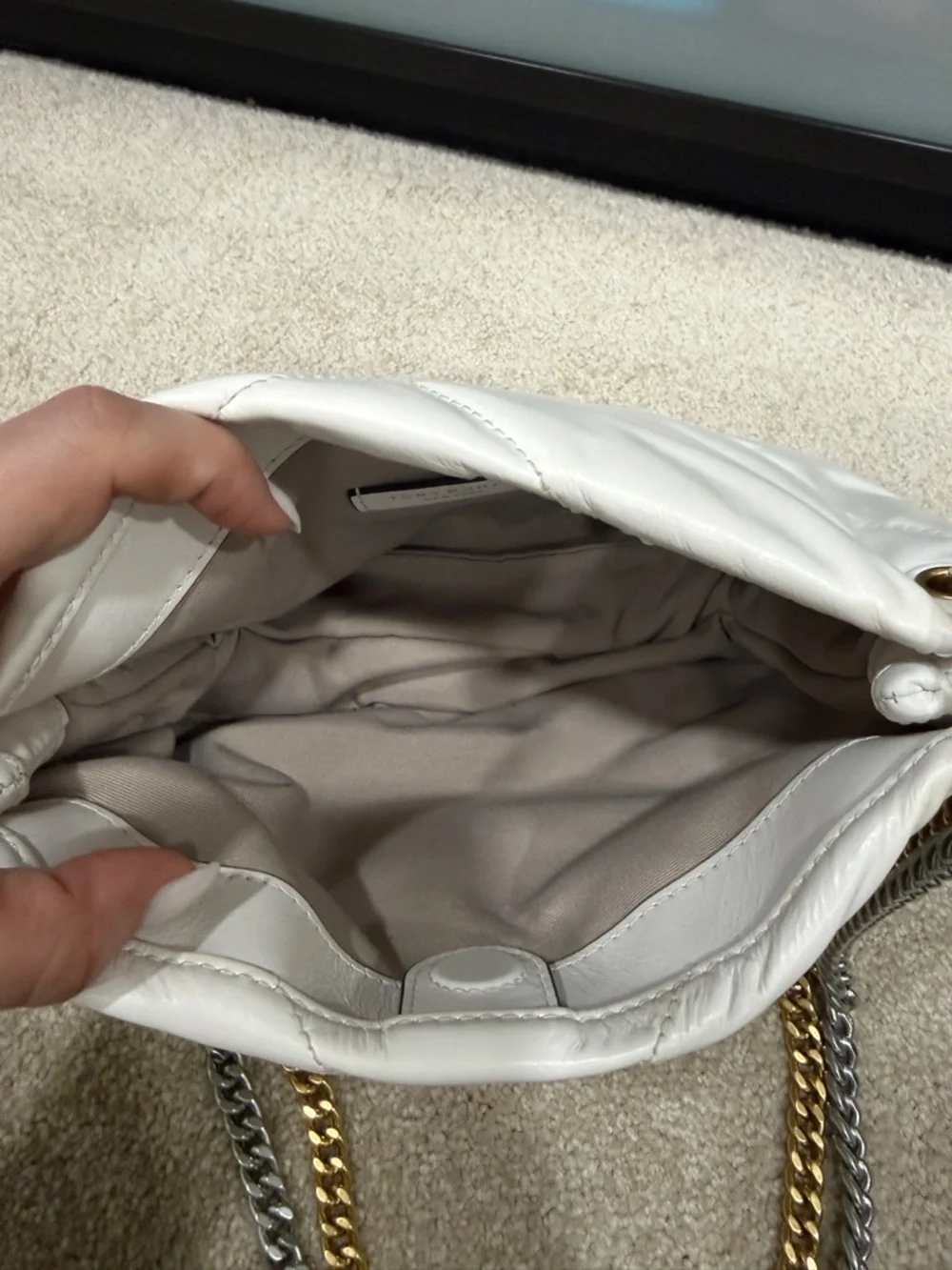 Tory Burch Small Kira Diamond Quilted Leather Shoulder Crossbody Bag in Blanc - Picture 7 of 9